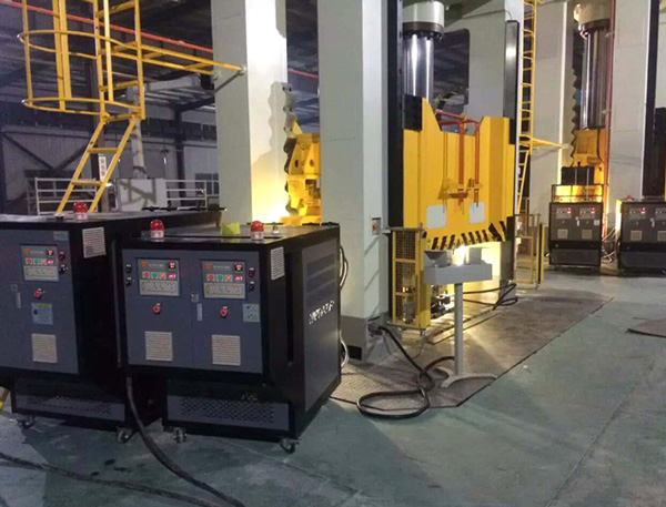 玻璃钢模具高温油温机应用