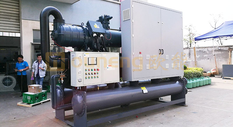 螺杆式冷水机发货