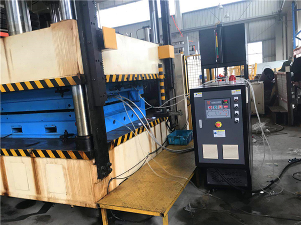 油温机在使用时应该注意什么？