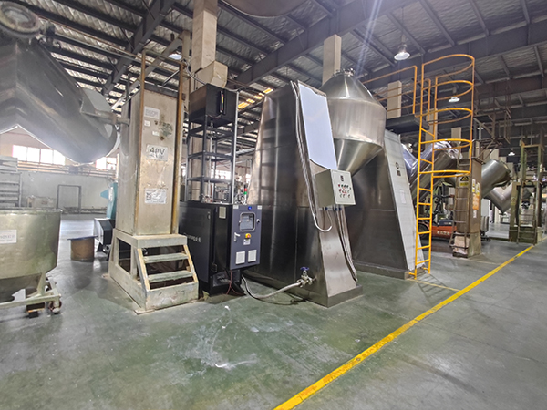 双锥干燥油温机2