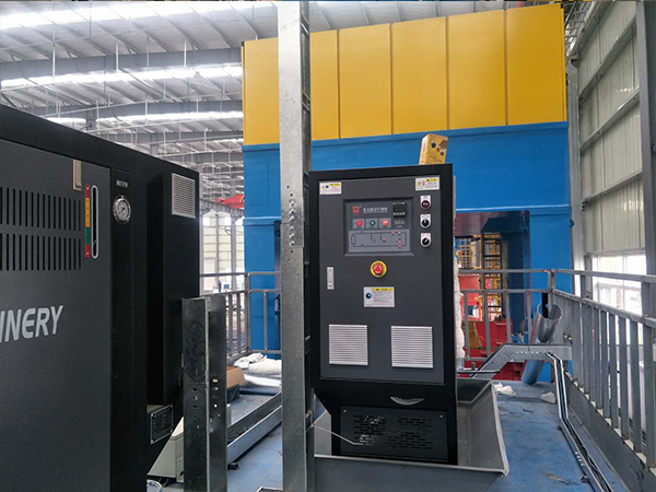 内饰件热压油温机2