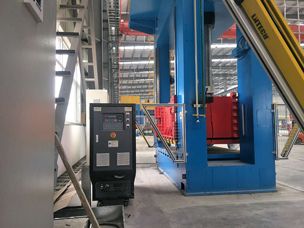 内饰件热压油温机