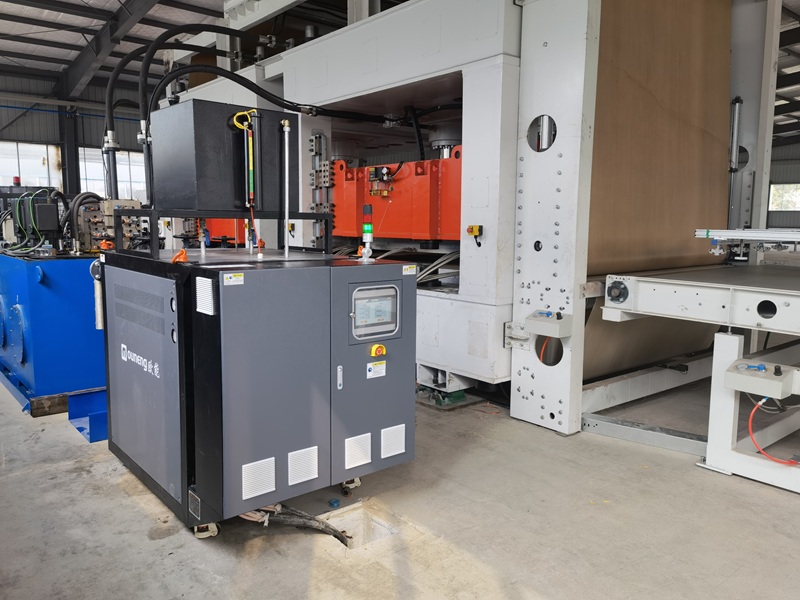 油温机加热管开裂什么原因？