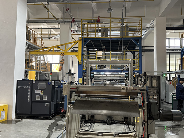 薄膜类产品生产线辊筒控温冷热一体机——应用案例