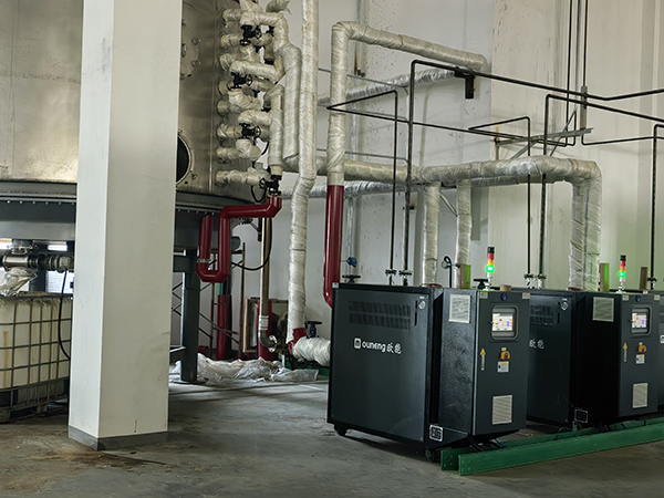 锂电干燥模温机