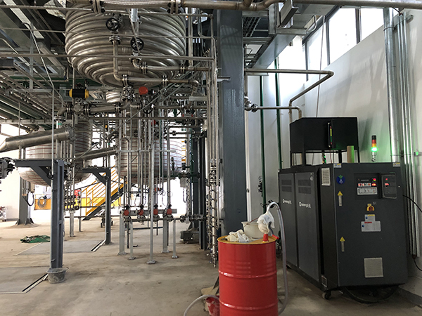 特种胶粘剂控温反应釜高温油温机——应用案例