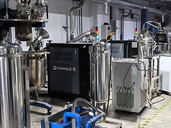 PP材料成型反应釜油温机——应用案例